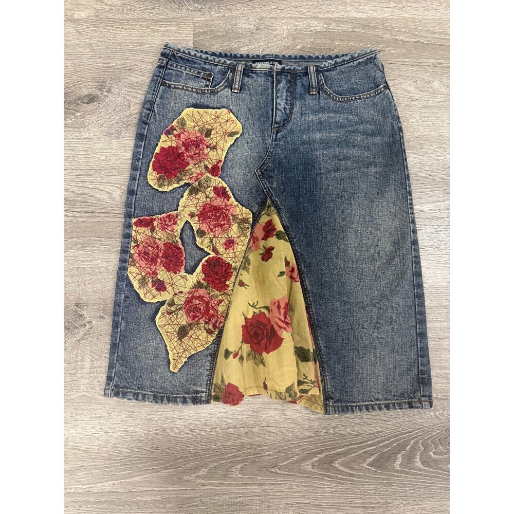 Vintage Y2K Express Womens 3 / 4 Floral Contrast Jean Skirt